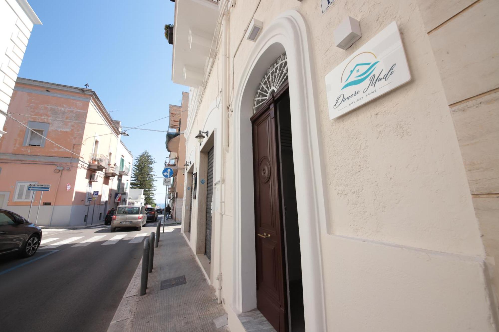 Dimore Madi Con Terrazza Monopoli Bagian luar foto