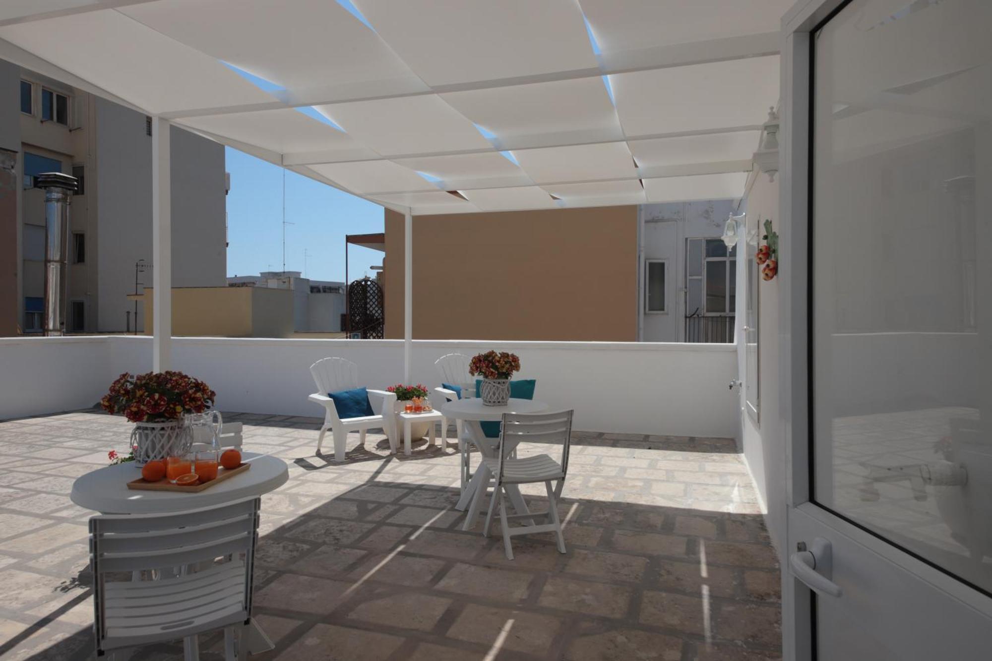 Dimore Madi Con Terrazza Monopoli Bagian luar foto